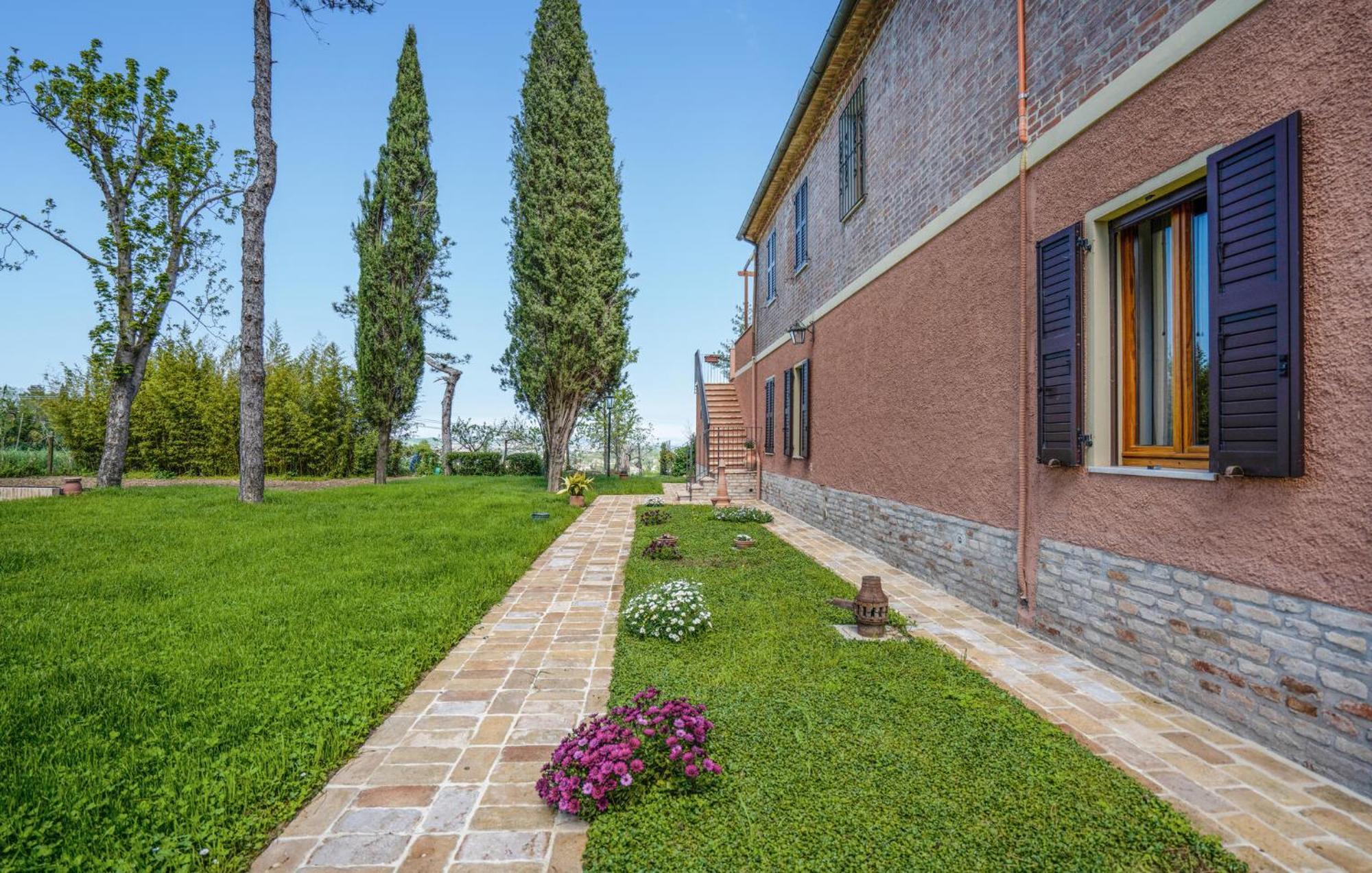 Beautiful Home In Cappone Di Vallefoglia Parrochia di Ripe Bagian luar foto